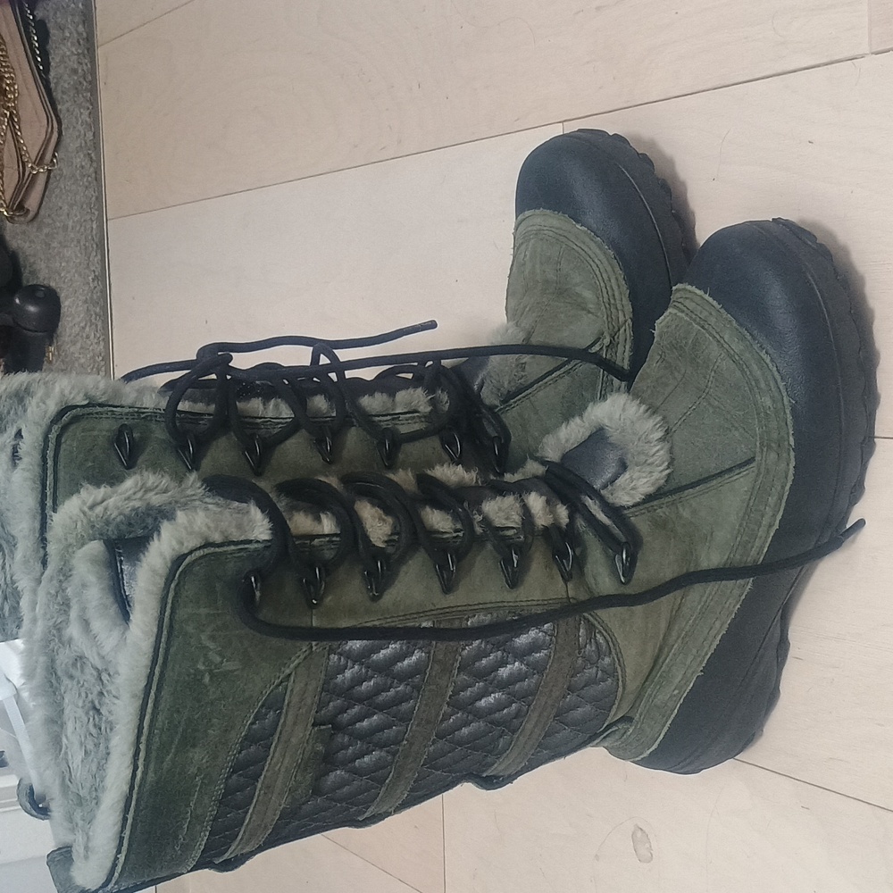 Columbia Army Green Winter Boots